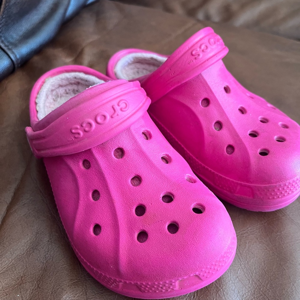 CROCS Kids Vibrant Pink Slippers